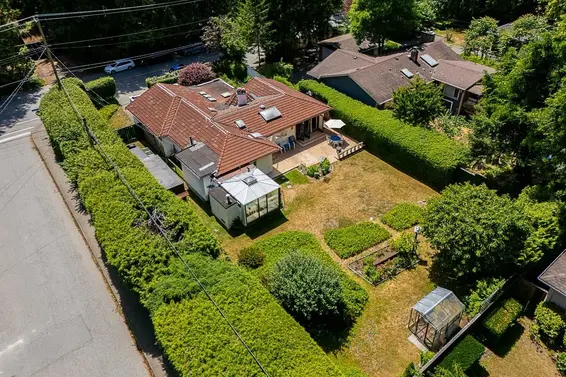 1110 Handsworth Road, North Vancouver For Sale - image 3