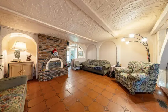 1670 Ayleslynn Drive, North Vancouver For Sale - image 11