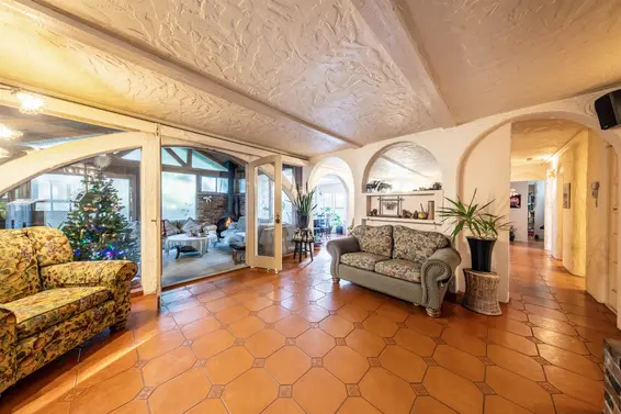 1670 Ayleslynn Drive, North Vancouver For Sale - image 8