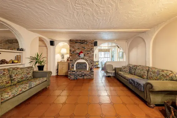 1670 Ayleslynn Drive, North Vancouver For Sale - image 9