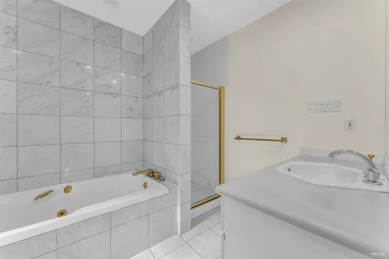 885 Highland Drive, West Vancouver For Sale - image 27