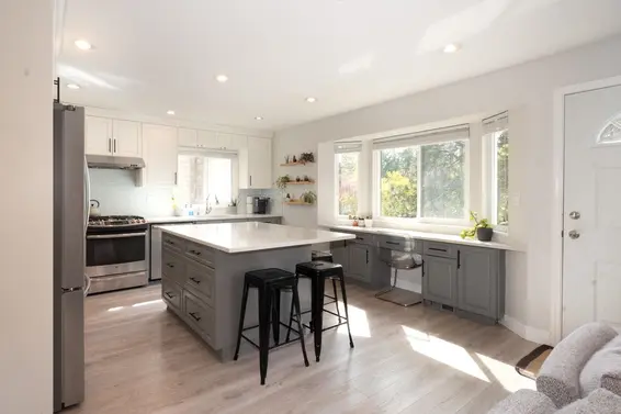 1503 Norton Court, North Vancouver