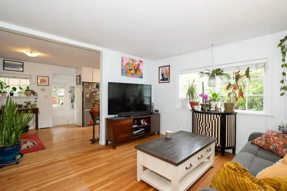 2268 Edgemont Boulevard, North Vancouver For Sale - image 2