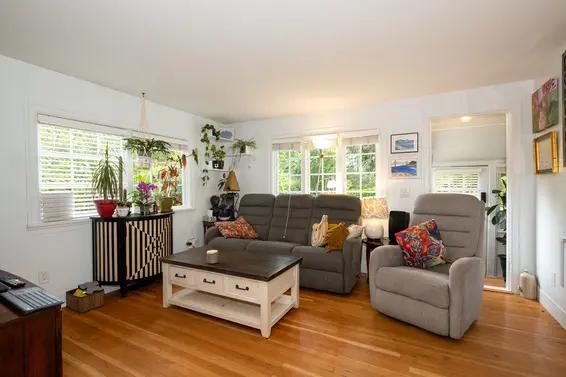 2268 Edgemont Boulevard, North Vancouver For Sale - image 3