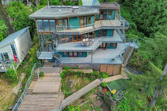2136 Lockehaven Road, North Vancouver For Sale - image 3