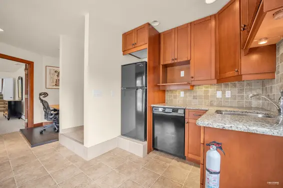 2136 Lockehaven Road, North Vancouver For Sale - image 32