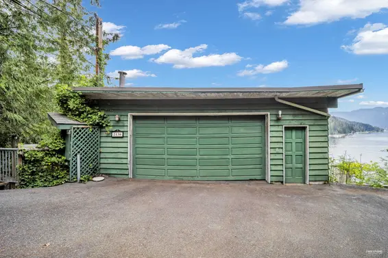 2136 Lockehaven Road, North Vancouver For Sale - image 39