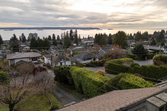 2347 Nelson Avenue, West Vancouver For Sale - image 3