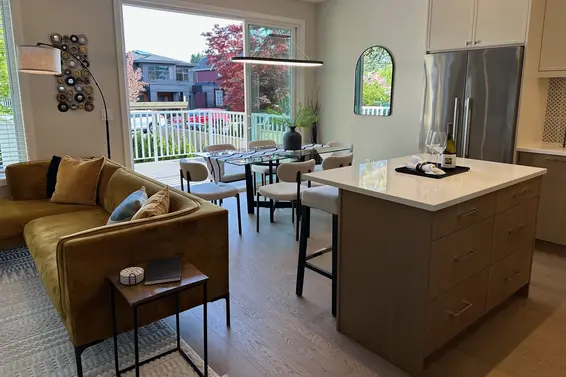 346 East 17th Street, North Vancouver For Sale - image 2