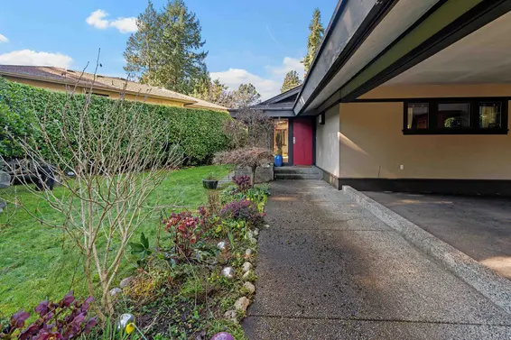 4341 Erwin Drive, West Vancouver For Sale - image 2