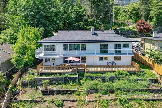 818 Younette Drive, West Vancouver For Sale - image 2
