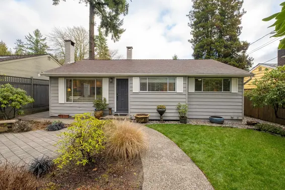 3672 Campbell Avenue, North Vancouver
