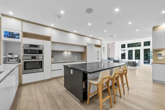 4324 Glencanyon Drive, North Vancouver For Sale - image 9