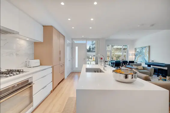 107 1500 Fern Street, North Vancouver For Sale - image 2