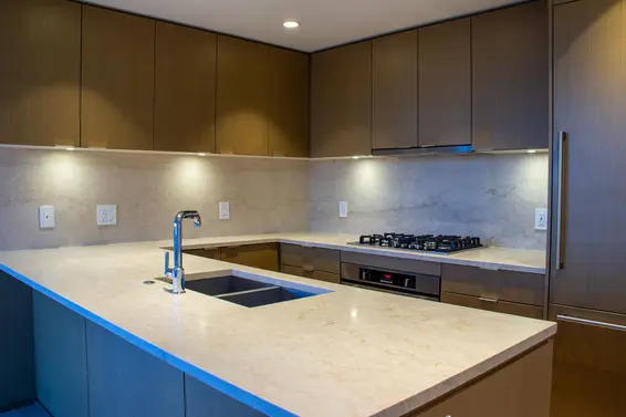 803 112 East 13 Street, North Vancouver