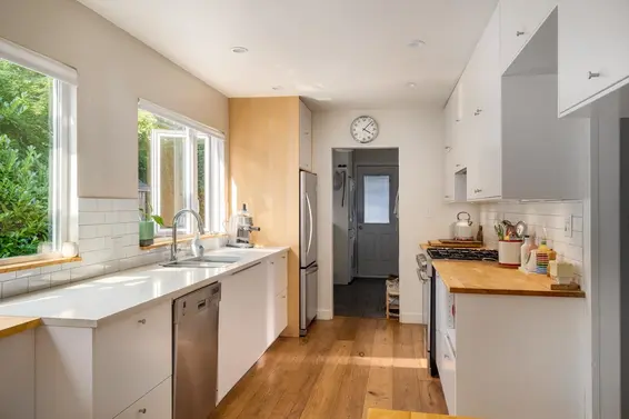 3680 Edgemont Boulevard, North Vancouver For Sale - image 3