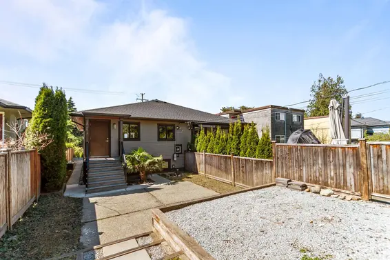 384 East 4th Street, North Vancouver For Sale - image 18