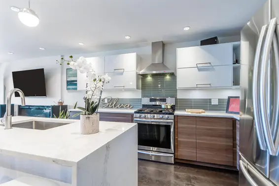 384 East 4th Street, North Vancouver For Sale - image 3