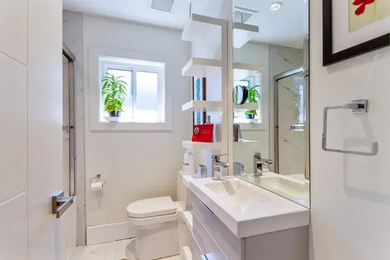 384 East 4th Street, North Vancouver For Sale - image 4