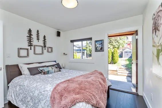 384 East 4th Street, North Vancouver For Sale - image 9