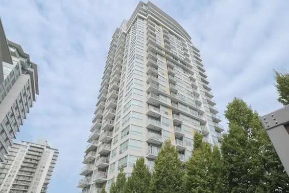 810 125 East 14th Street, North Vancouver
