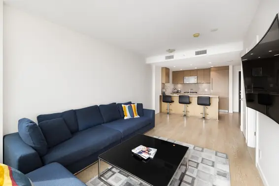 810 125 East 14th Street, North Vancouver For Sale - image 6