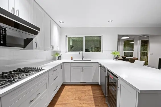 4841 Meadfeild Road, West Vancouver For Sale - image 12
