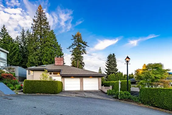 4841 Meadfeild Road, West Vancouver For Sale - image 3
