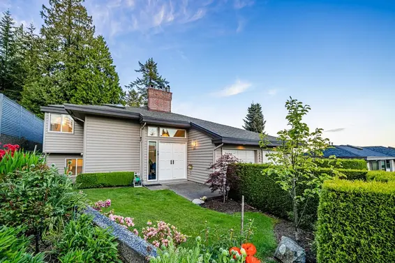 4841 Meadfeild Road, West Vancouver For Sale - image 4