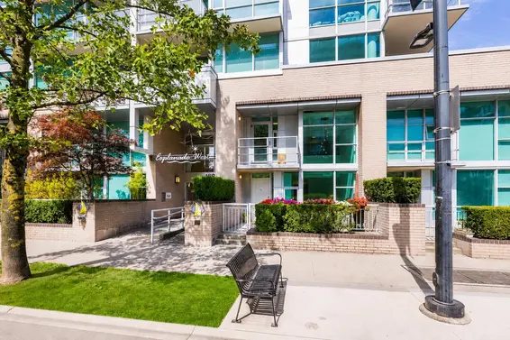TH8 168 East Esplanade Avenue, North Vancouver For Sale - image 3