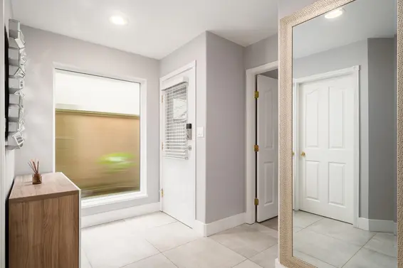 D 136 West 4th Street, North Vancouver For Sale - image 4