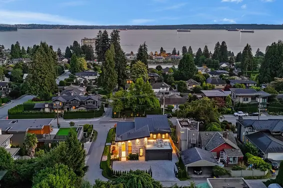 2423 Mathers Avenue, West Vancouver For Sale - image 36