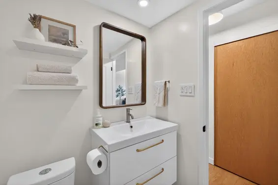 330 210 West 2nd Street, North Vancouver For Sale - image 17