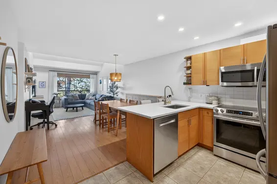 330 210 West 2nd Street, North Vancouver For Sale - image 2