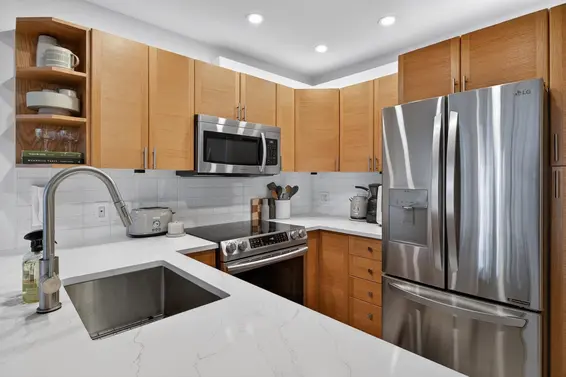 330 210 West 2nd Street, North Vancouver For Sale - image 4