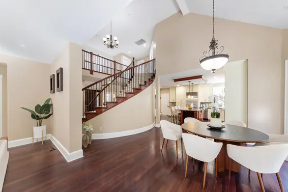 316 Moyne Drive, West Vancouver For Sale - image 8