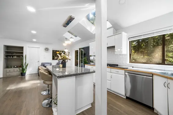 5520 Huckleberry Lane, North Vancouver For Sale - image 16