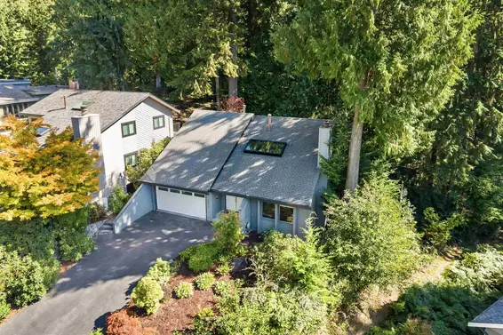 5520 Huckleberry Lane, North Vancouver For Sale - image 3