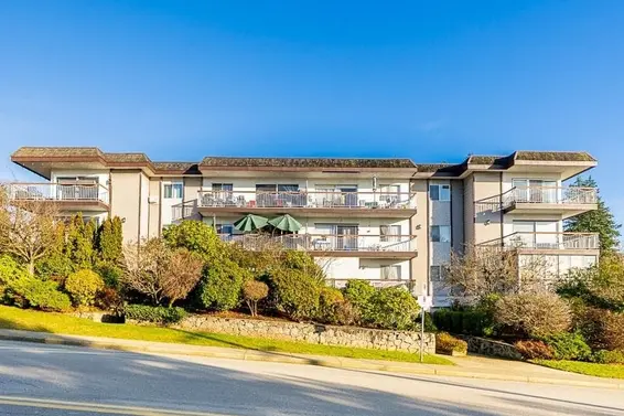 318 3080 Lonsdale Avenue, North Vancouver