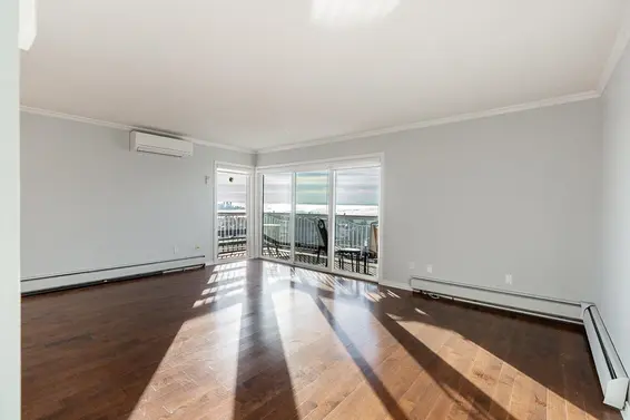 318 3080 Lonsdale Avenue, North Vancouver For Sale - image 2