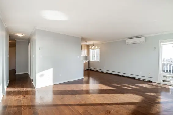 318 3080 Lonsdale Avenue, North Vancouver For Sale - image 3