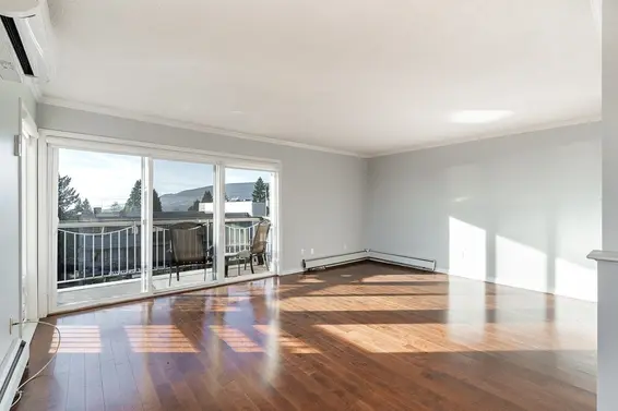 318 3080 Lonsdale Avenue, North Vancouver For Sale - image 5