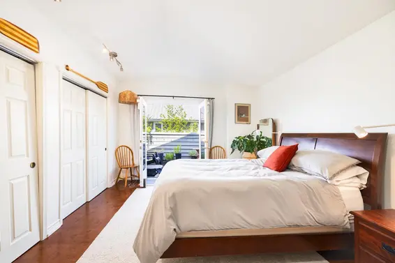 303 1528 Bowser Avenue, North Vancouver For Sale - image 2