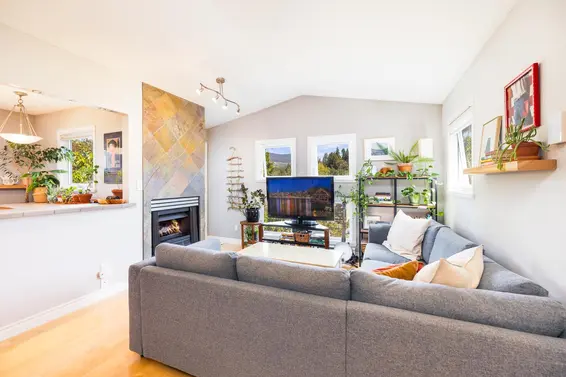 303 1528 Bowser Avenue, North Vancouver For Sale - image 20