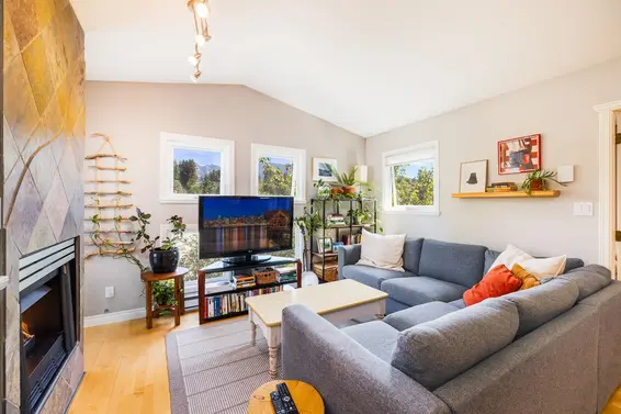 303 1528 Bowser Avenue, North Vancouver For Sale - image 9