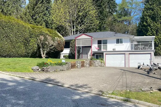 1352 East 16th Street, North Vancouver