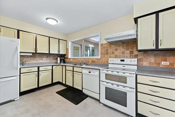3040 Paisley Road, North Vancouver For Sale - image 13