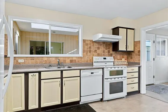 3040 Paisley Road, North Vancouver For Sale - image 14