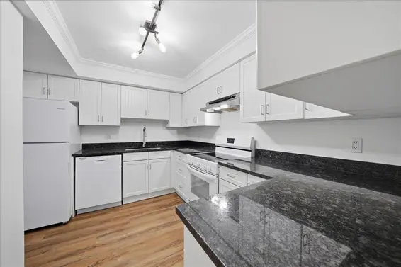 PH 406 1340 Duchess Avenue, West Vancouver For Sale - image 2