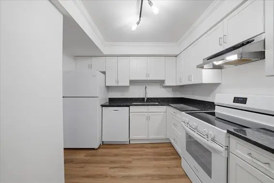 PH 406 1340 Duchess Avenue, West Vancouver For Sale - image 3